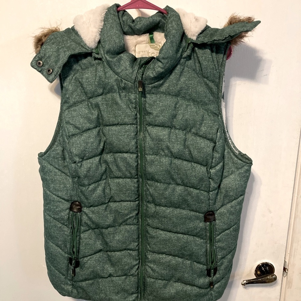 Very soft. No damage or stains. No smoking or pets in home.